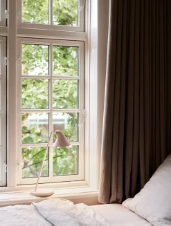 NJP Mini bordlampe fra Louis Poulsen