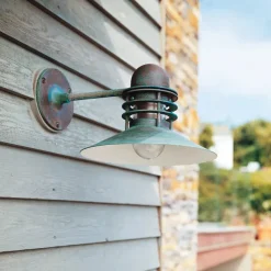 Nyhavn, hvid væglampe fra Louis Poulsen