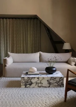 Offset Sofa 2-Seater, bouclé 02 fra Audo Copenhagen