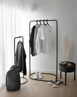 O&O Clothes Rack fra Woud