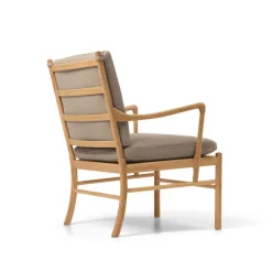 OW149 Colonial lænestol, eg olie, Terra-læder af Ole Wanscher