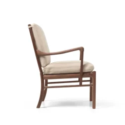 OW149 Colonial lænestol, valnød olie, Terra-læder af Ole Wanscher