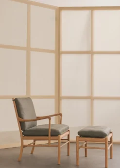 OW149F Fodskammel til Colonial lænestol, eg olie, Terra-læder af Ole Wanscher