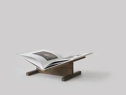 Page Bookstand, Smoked Oak fra New Mags