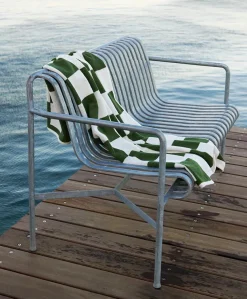 Palissade Dining Bench, sky grey fra Hay