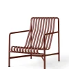 Palissade Lounge Chair High, iron red fra Hay