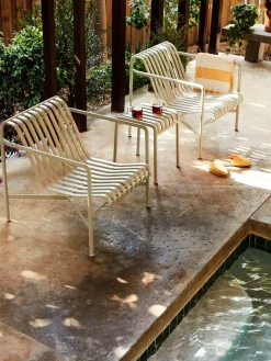 Palissade Lounge Chair Low, iron red fra Hay