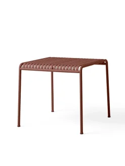 Palissade Table 90x82, iron red fra Hay