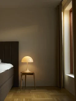 Panthella 320 bordlampe, opal af Verner Panton