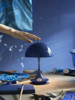 Panthella 160 Portable V3, opaque yellow af Verner Panton