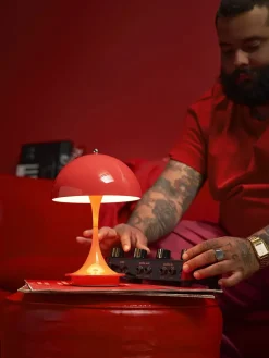 Panthella 160 Portable V3, opaque orange af Verner Panton