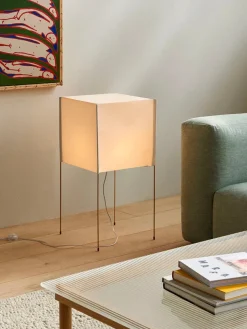 Paper Cube floor lamp fra Hay