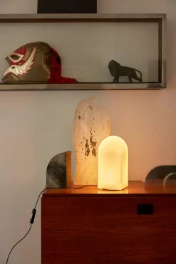 Parade table lamp 240 fra Hay