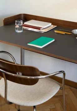 Pavilion Skrivebord AV17 fra &Tradition