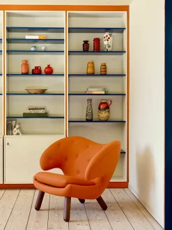 Pelikan stol, valnød af Finn Juhl