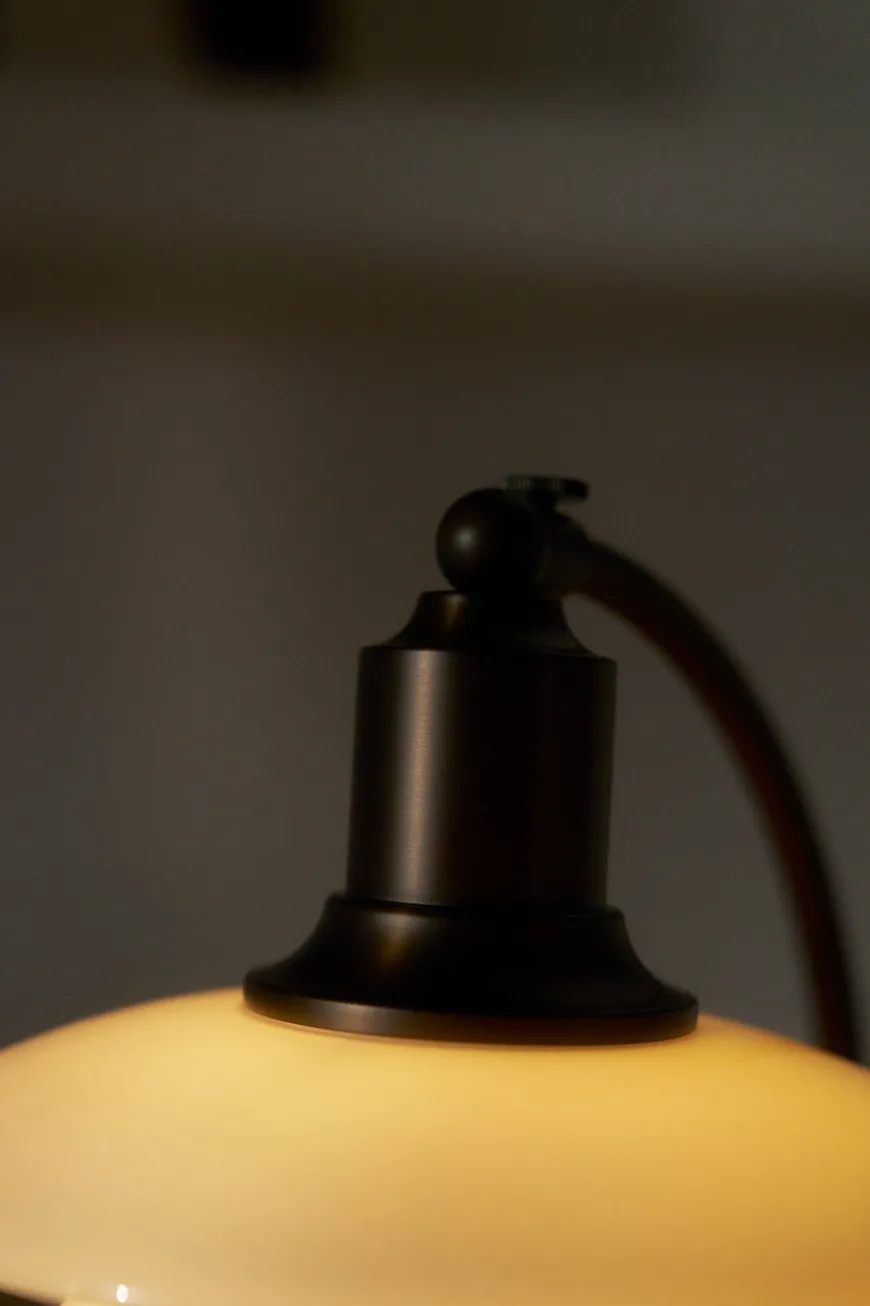 PH 2/2 Luna Bordlampe, Aged Brass fra Louis Poulsen