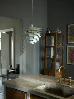 PH Artichoke Soft White/Brass fra Louis Poulsen