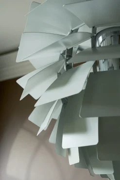 PH Artichoke Soft White/Brass fra Louis Poulsen