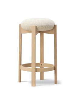 Pioneer Bar Stool, lacquered oak/max 95 fra Fredericia Furniture