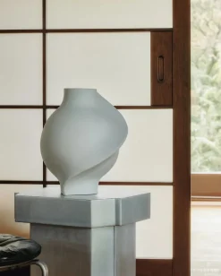 Pirout Vase 02, ceramic fra Louise Roe