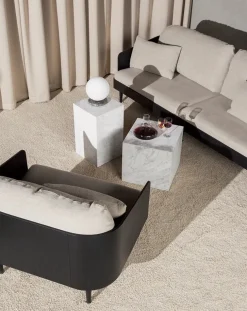 Plinth Cubic Black Nero Marquina marmor fra Audo Copenhagen