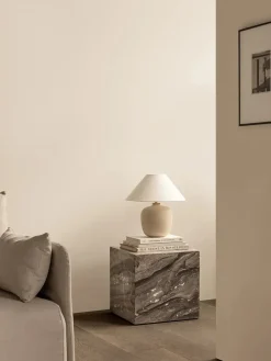 Plinth Cubic Sand Kunis Breccia marmor fra Audo Copenhagen