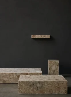 Plinth Low Sand Kunis Breccia marmor fra Audo Copenhagen