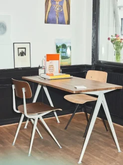 Pyramid 01 Bord fra Hay