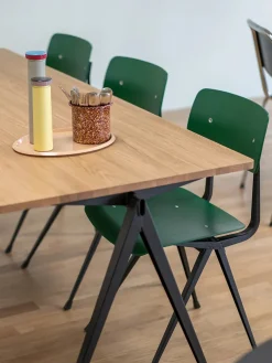 Pyramid 01 Bord fra Hay