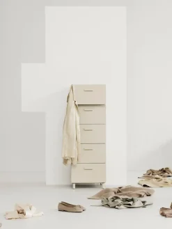 Relief Kommode, høj fra String