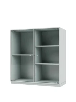 Ripple II Vitrineskab, inkl. sokkel fra Montana