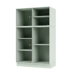 Ripple III Vitrineskab, inkl. sokkel fra Montana