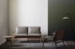 Rén Lounge sofa 2. pers natur eg, sort læder fra Stellar Works