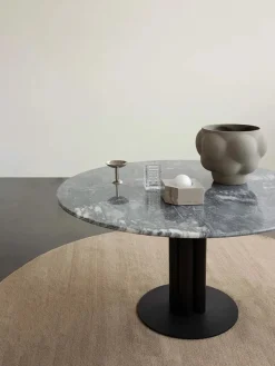 Roundabout Dining Table Ø90 fra Louise Roe