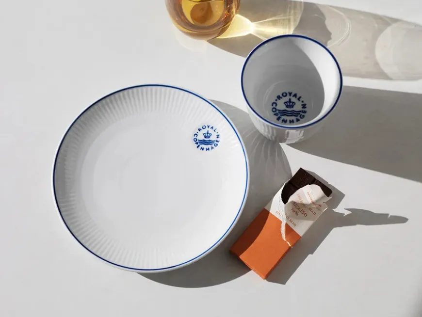 Royal Copenhagen Hvid Riflet, termokop 26 cl