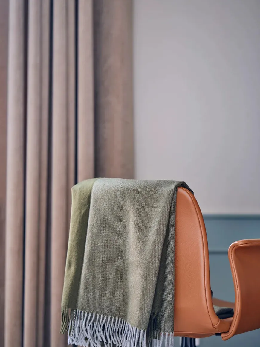 Secret Plaid, beetroot/rhubarb fra Silkeborg Uldspinderi