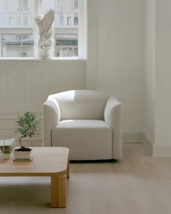 Shore Lounge Chair Extended Base, lava rock fra New Works