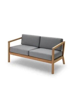 Skagerak Virkelyst 2 pers. Sofa, Golden Yellow Stripe fra Fritz Hansen