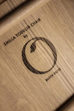 Smilla Toddler Stol, sortlakeret eg fra Oaklings