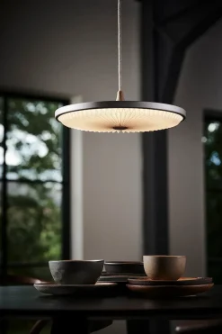 Soleil pendel small, røget eg, papir skærm fra Le Klint