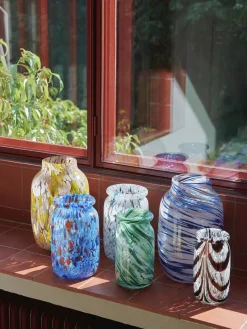 Splash Vase Roll Neck Small, green swirl fra Hay