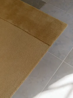 Split Plains Tæppe, Beige fra Linie Design