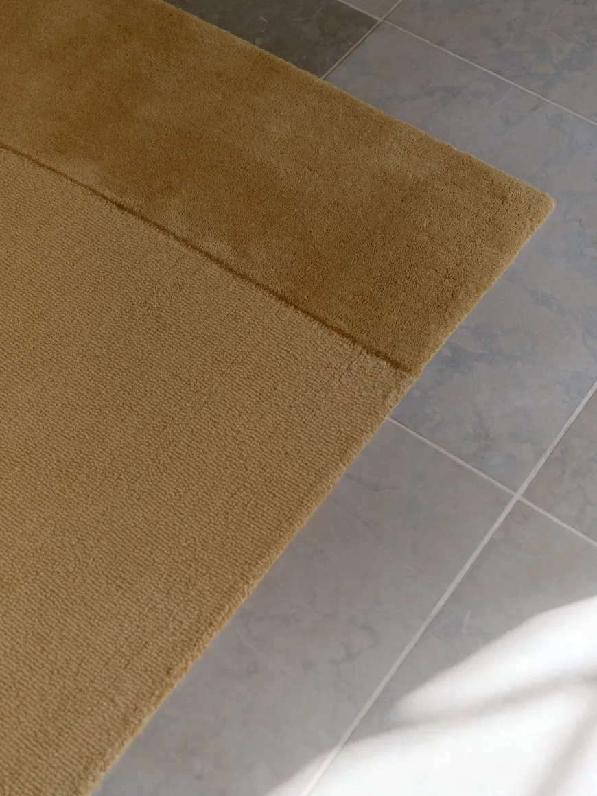 Split Plains Tæppe, Beige fra Linie Design