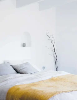 Still - The Slow Home fra New Mags