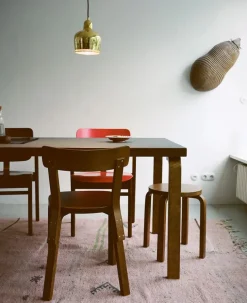 Stool E60, walnut stained fra Artek