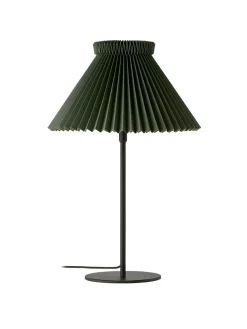 334T Bordlampe, moss green fra Le Klint