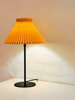 334T Bordlampe, white fra Le Klint