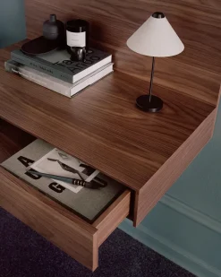 Tana Wall Mounted Desk, oak fra New Works