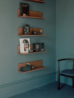 Tana Wall Shelf, walnut fra New Works