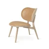 The Lounge Chair, mat lakeret eg med naturfarvet læder fra Mater